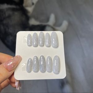 Reusable handmade press on nail fake nail white black